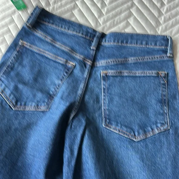 GAP NEW High Rise Wide-Leg Jeans 12/31R. Never worn. - Picture 5 of 11
